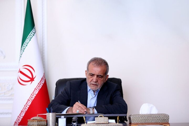 پزشکیان فرا رسیدن روز ملی عربستان را تبریک گفت پزشکیان فرا رسیدن روز ملی عربستان را تبریک گفت
