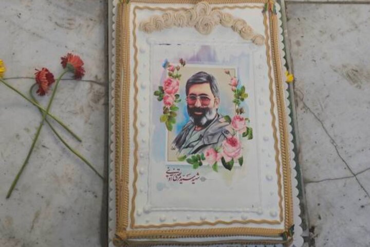 مراسم هفتادوهفتمین سالروز تولد شهید سیدمرتضی آوینی برگزار شد مراسم هفتادوهفتمین سالروز تولد شهید سیدمرتضی آوینی برگزار شد