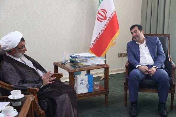 دیدرا دبیر شورای عالی انقلاب فرهنگی با دنیامالی در وزارت ورزش دیدرا دبیر شورای عالی انقلاب فرهنگی با دنیامالی در وزارت ورزش