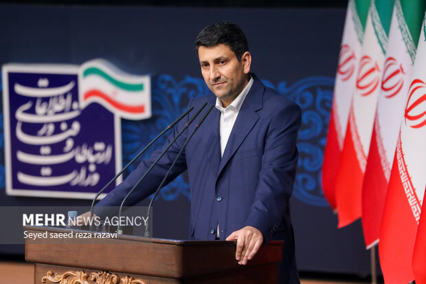 هاشمی: موضوع اختلال «جی پی اس» در کشور را پیگیری میکنیم هاشمی: موضوع اختلال «جی پی اس» در کشور را پیگیری میکنیم