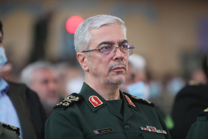 سرلشکر باقری: دکترین دفاعی ایران بر مبنای پاسخ کوبنده و بازدارنده به تهدیدات دشمنان است سرلشکر باقری: دکترین دفاعی ایران بر مبنای پاسخ کوبنده و بازدارنده به تهدیدات دشمنان است