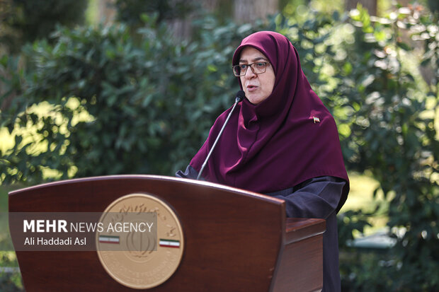 مهاجرانی: به دولت ترامپ پیشنهاد میکنیم مسیر قبل را تکرار نکند مهاجرانی: به دولت ترامپ پیشنهاد میکنیم مسیر قبل را تکرار نکند