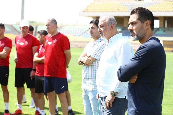 مدیرعامل پرسپولیس با وعده شیرین در اردوی سرخپوشان مدیرعامل پرسپولیس با وعده شیرین در اردوی سرخپوشان