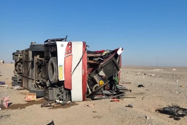 واژگونی اتوبوس در محور نجف آباد به تیران ۱۲ مصدوم و دو کشته برجای گذاشت واژگونی اتوبوس در محور نجف آباد به تیران ۱۲ مصدوم و دو کشته برجای گذاشت