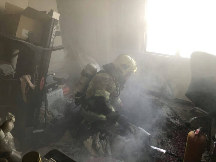 ۹ مصدوم بر اثر آتشسوزی مجتمع مسکونی در اهواز/ ۲ نفر ایست قلبی کردند ۹ مصدوم بر اثر آتشسوزی مجتمع مسکونی در اهواز/ ۲ نفر ایست قلبی کردند