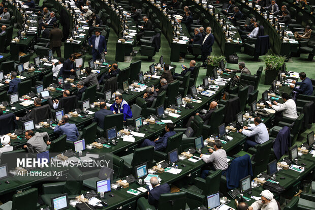 مجوز مجلس به دولت برای انتشار 60 همت اوراق به منظور تسویه بدهی تولیدکنندگان برق بخش غیردولتی مجوز مجلس به دولت برای انتشار 60 همت اوراق به منظور تسویه بدهی تولیدکنندگان برق بخش غیردولتی