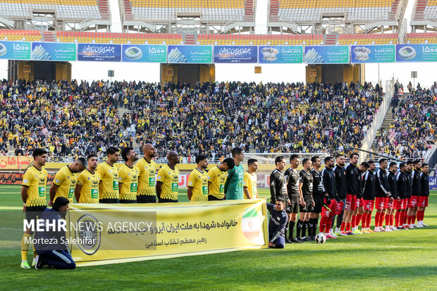 پرسپولیس و سپاهان با یک محروم از هفته چهاردهم لیگ برتر فوتبال پرسپولیس و سپاهان با یک محروم از هفته چهاردهم لیگ برتر فوتبال