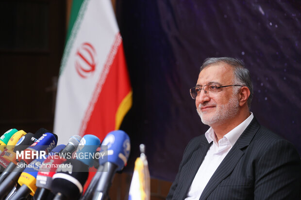 زاکانی: در اجرای قانون هوای پاک به خودمان نمره خوبی میدهیم؛ تراموا وارد کشور شد زاکانی: در اجرای قانون هوای پاک به خودمان نمره خوبی میدهیم؛ تراموا وارد کشور شد