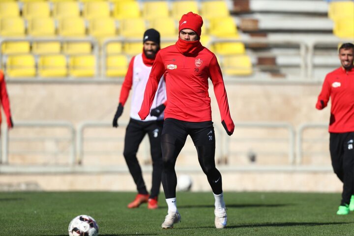 وینگر ازبکستانی پرسپولیس تمدید می کند وینگر ازبکستانی پرسپولیس تمدید می کند
