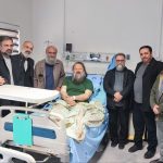 عیادت جمعی از اساتید، هنرمندان و اهالی رسانه قم از «کوروش زارعی» عیادت جمعی از اساتید، هنرمندان و اهالی رسانه قم از «کوروش زارعی»