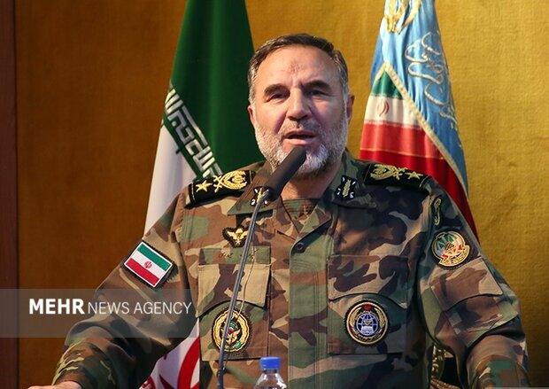 فرمانده نیروی زمینی ارتش: پرچم شهدای اقتدار را بر زمین نمیگذاریم فرمانده نیروی زمینی ارتش: پرچم شهدای اقتدار را بر زمین نمیگذاریم