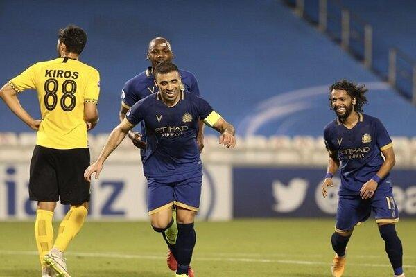 مهاجم معروف اعراب فوتبال عربستان را با پیراهن الهلال دور زد! مهاجم معروف اعراب فوتبال عربستان را با پیراهن الهلال دور زد!