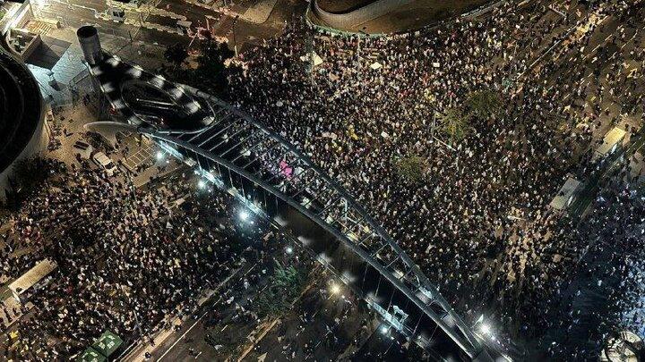 تظاهرات یک میلیون نفری شهرکنشینان علیه نتانیاهو؛ بازداشت ۴۰ معترض تظاهرات یک میلیون نفری شهرکنشینان علیه نتانیاهو؛ بازداشت ۴۰ معترض