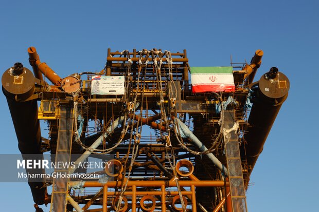 ثبت رکوردهای جدید تولید نفت و گاز در شرایط تحریم و جنگ ثبت رکوردهای جدید تولید نفت و گاز در شرایط تحریم و جنگ