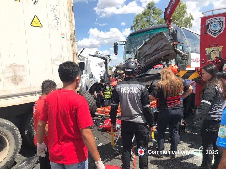 حادثه رانندگی در فیلیپین ۵ کشته و ۹ زخمی برجای گذاشت حادثه رانندگی در فیلیپین ۵ کشته و ۹ زخمی برجای گذاشت
