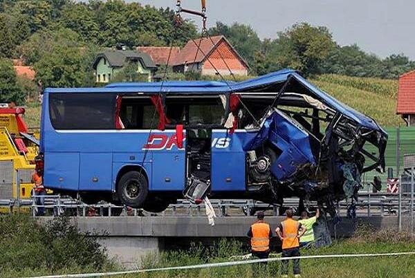 حدود ۳۰ نفر در تصادف اتوبوس در جمهوری چک زخمی شدند حدود ۳۰ نفر در تصادف اتوبوس در جمهوری چک زخمی شدند