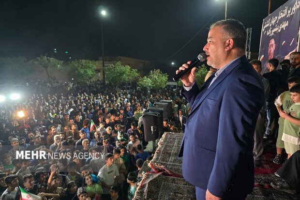 فرماندار دزفول:ضرورت بهره گیری ازظرفیت اسماعیلی برای پرورش قهرمانان فرماندار دزفول:ضرورت بهره گیری ازظرفیت اسماعیلی برای پرورش قهرمانان