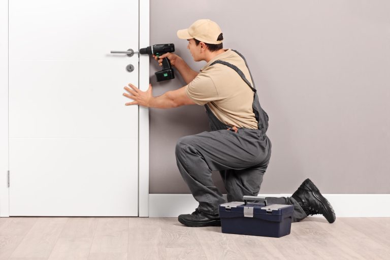 قفل خونه باز نمیشه و هر دقیقهتون تلف میشه؟ قفل خونه باز نمیشه و هر دقیقهتون تلف میشه؟
