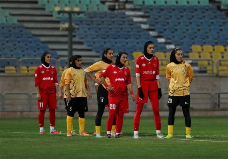 لیگ برتر فوتبال بانوان| پیروزی پُرگل خاتون بم در روز تساوی پرسپولیس لیگ برتر فوتبال بانوان| پیروزی پُرگل خاتون بم در روز تساوی پرسپولیس
