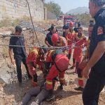 نجات معجزهآسای جوان سقوطکرده در چاه ۱۲ متری در خیابان دماوند نجات معجزهآسای جوان سقوطکرده در چاه ۱۲ متری در خیابان دماوند