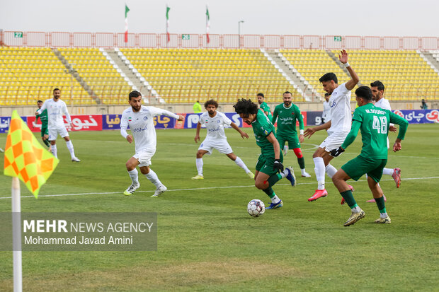 دیدار تیم شمس آذر قزوین با چادرملو برگزار شد