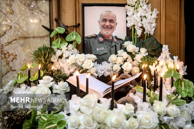 مراسم گرامیداشت روز پاسدار بر سر مزار شهید سلامی برگزار می‌شود