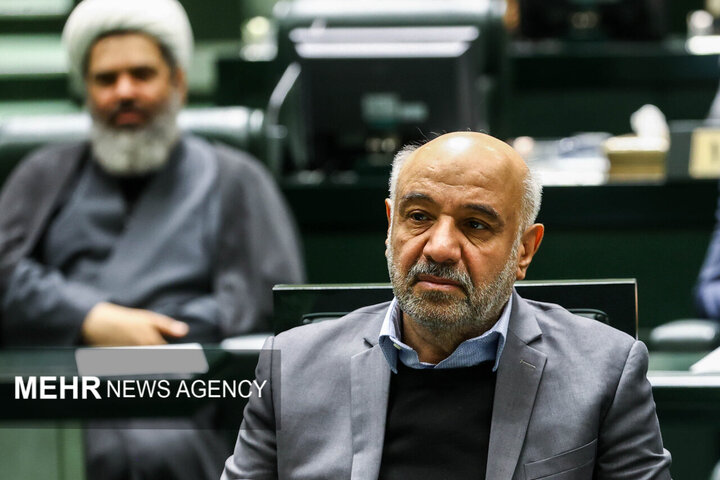 هیئت رئیسه مجلس استیضاح وزیر کار را به کمیسیون اجتماعی ارجاع داد