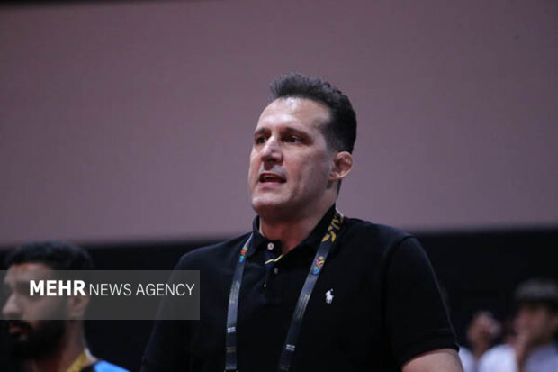 اعتراض آرش میراسماعیلی به عضو هیئت اجرایی در مورد استفاده از یک هتل