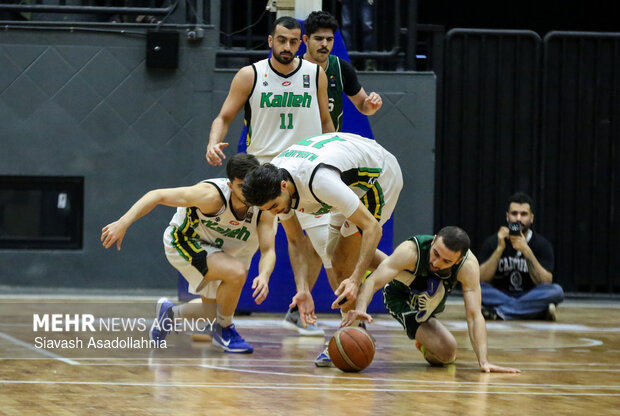 اعلام برنامه دیدارهای معوقه لیگ بسکتبال/ آغاز پلی‌آف از ۲۱ اسفند
