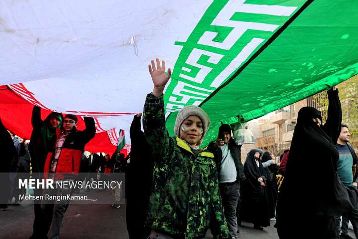 دعوت امدادگران هلال احمر جهت حضور در راهپیمایی ۲۲ بهمن