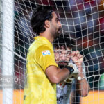 شکست پرسپولیس در نیمه نخست برابر ملوان/ برد خانگی شاگردان اخباری