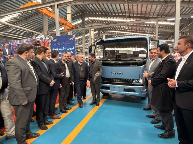 صادرکنندگان امکان استفاده از ارز صادراتی را ندارند/روند توسعه تولید داخلی خودرو متوقف نشود صادرکنندگان امکان استفاده از ارز صادراتی را ندارند/روند توسعه تولید داخلی خودرو متوقف نشود