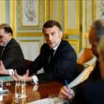 ماکرون: اتحادیه اروپا باید با دونالد ترامپ سخت‌گیرتر باشد