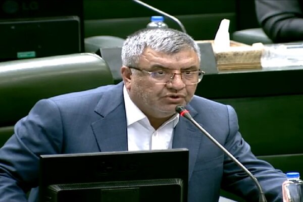 نماینده ایرانشهر: پاسخ به مطالبات مردم باید در زمان خودش انجام شود