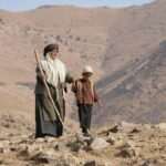 نگاهی به فیلم «کوچ»؛ روایتی باورپذیر از کودکی شهید سلیمانی