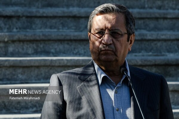 همتی: اولویت اصلی بانک مرکزی، مهار تورم است