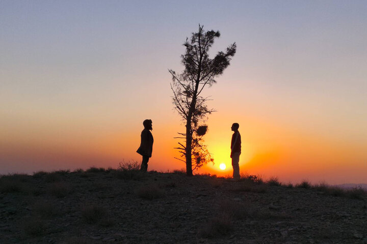 پناه بردن به رویاپردازی در «زندگی کوچک،کوچک»؛ مرز واقعیت و خیال کجاست؟