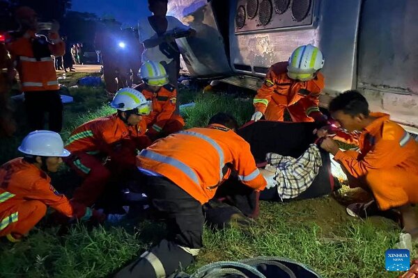 ۴ کشته و ۲۶ زخمی در تصادف رانندگی در یانگون میانمار ۴ کشته و ۲۶ زخمی در تصادف رانندگی در یانگون میانمار