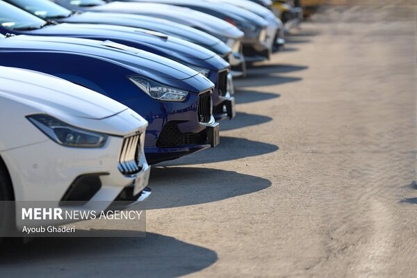ابلاغ تمدید ثبت سفارش واردات خودروی ایرانیان مقیم
خارج ابلاغ تمدید ثبت سفارش واردات خودروی ایرانیان مقیم
خارج