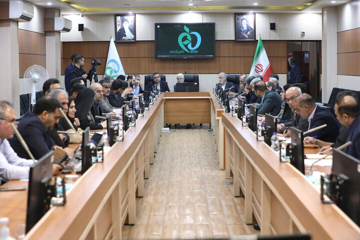 شهریاری: از همه ظرفیتهای مجلس برای رفع مشکلات دارویی
استفاده میکنیم شهریاری: از همه ظرفیتهای مجلس برای رفع مشکلات دارویی
استفاده میکنیم