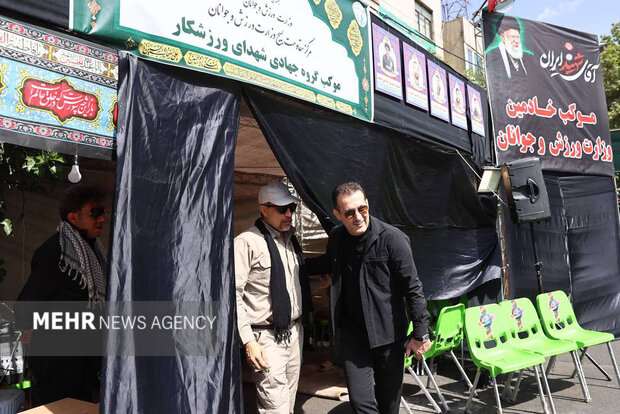 آرش میراسماعیلی: جدایی از مقام معظم رهبری برای همه ما سخت
است آرش میراسماعیلی: جدایی از مقام معظم رهبری برای همه ما سخت
است